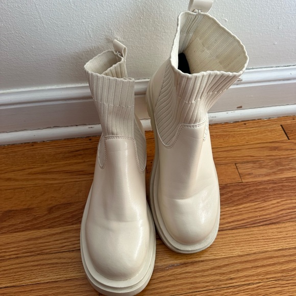 SHEIN Off-White Ankle Booties - Picture 3 of 9